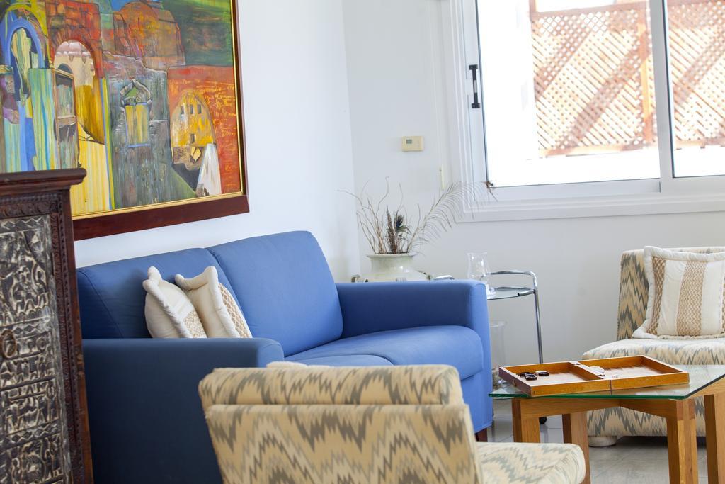 Meneou Beachfront Villa Sunset Перволия Стая снимка