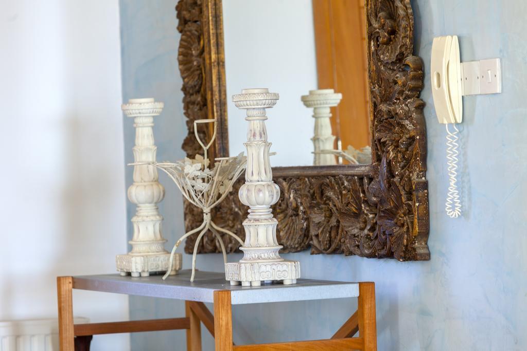 Meneou Beachfront Villa Sunset Перволия Стая снимка
